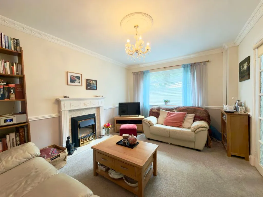For SaleCarrington Road, Adlington, photo 5