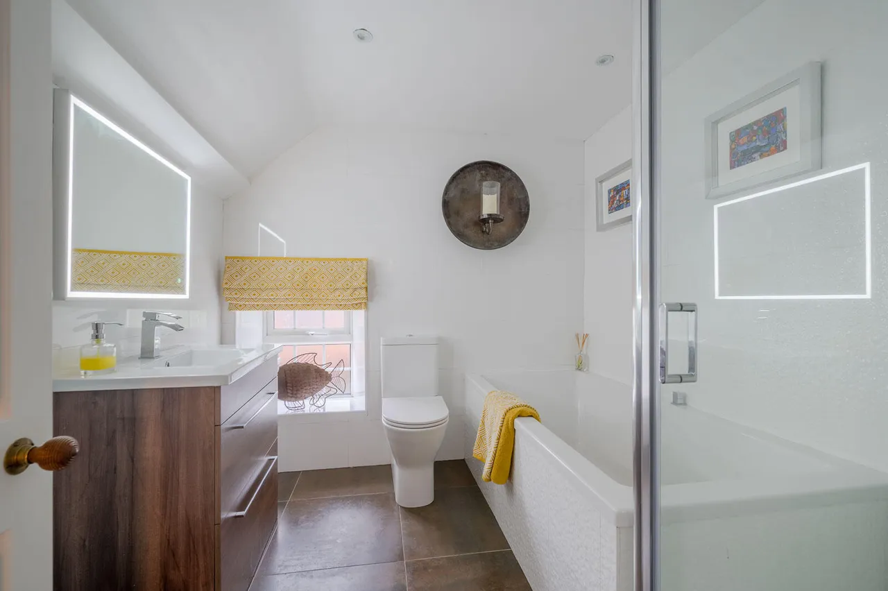 Ballynahinch Road, hillsborough, BT26, photo 23