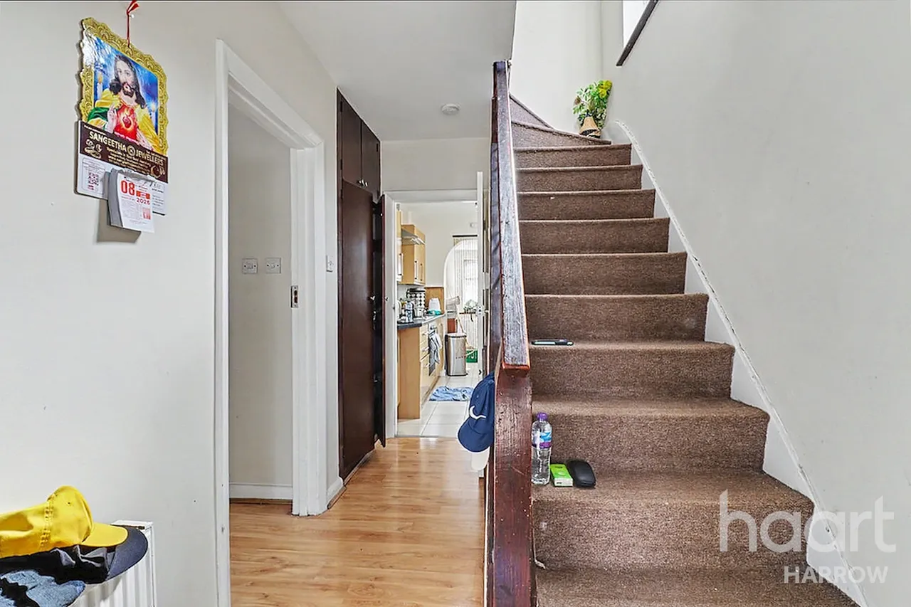 Portland Crescent, Stanmore, HA7, photo 2