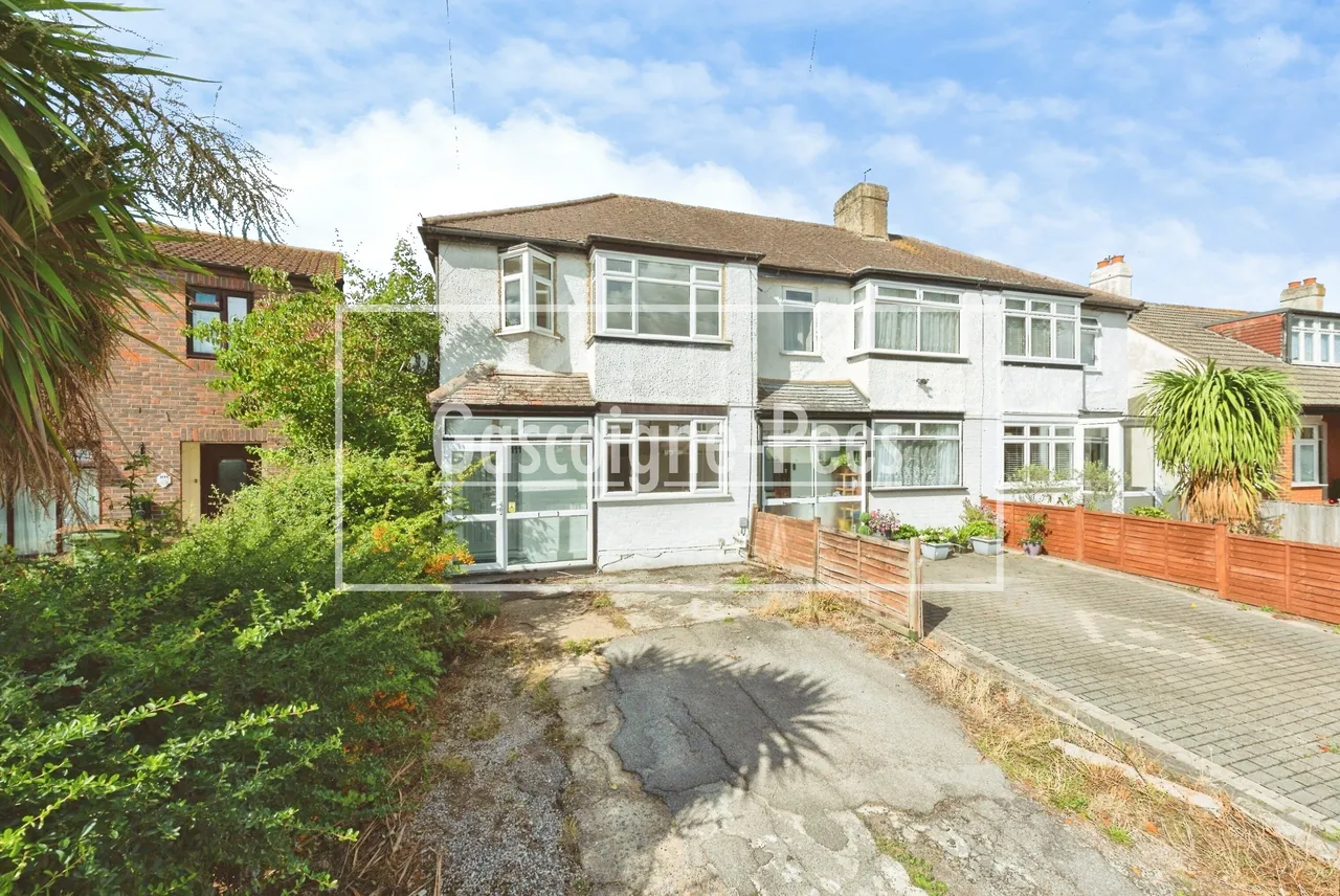 2 bed house to rent, Langley Avenue, Worcester Park, KT4