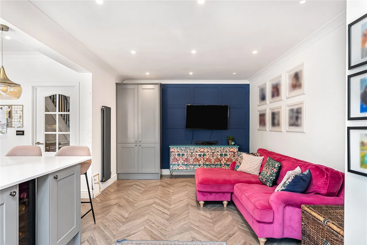 Gloucester Gardens, Cockfosters, Barnet, EN4 0QW, photo 10