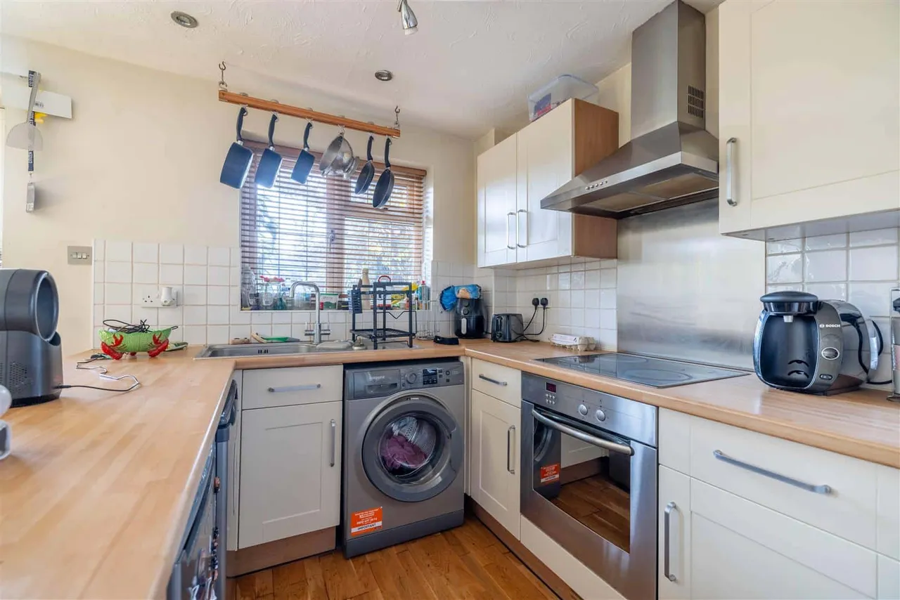 Penn Road, Datchet, Slough, SL3 9HS, photo 4