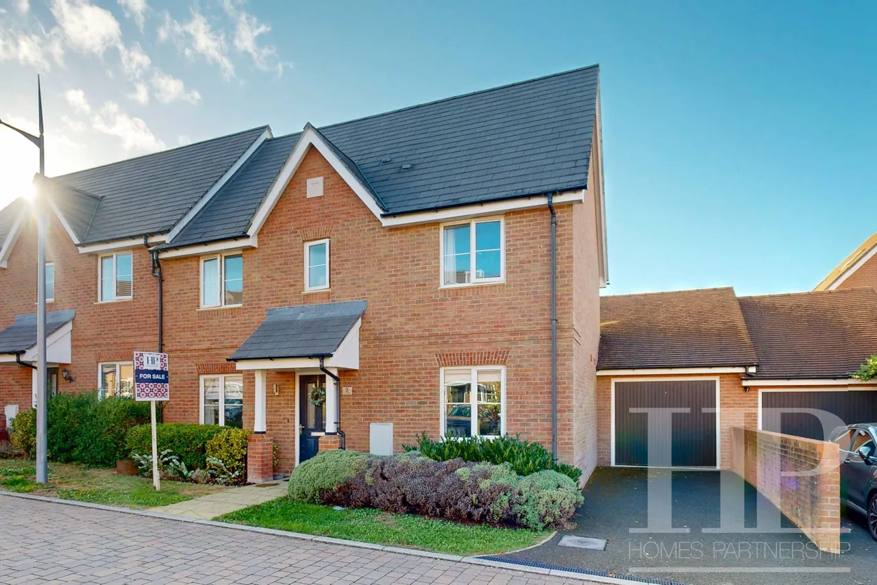 3 bed house for sale, High Beeches, Faygate, RH12