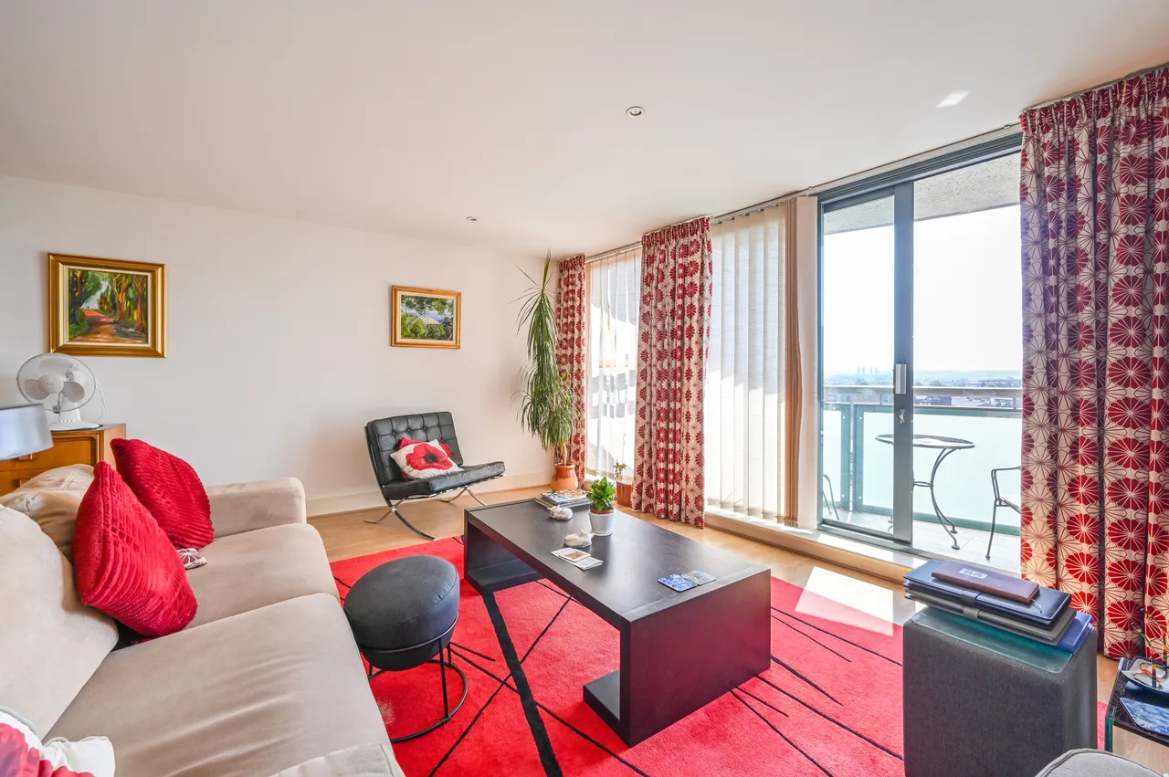 Flat 72 Galaxy Building, 5 Crews Street, London, photo 6