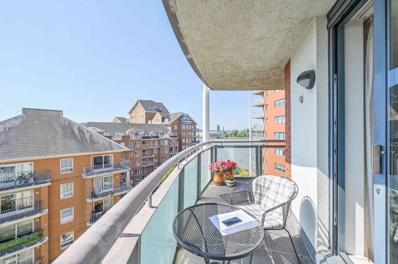 Flat 72 Galaxy Building, 5 Crews Street, London, photo 11