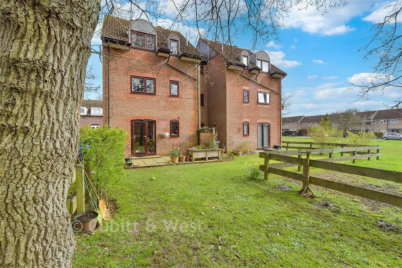 1 bed flat for sale, Eridge Gardens, Crowborough, GU6