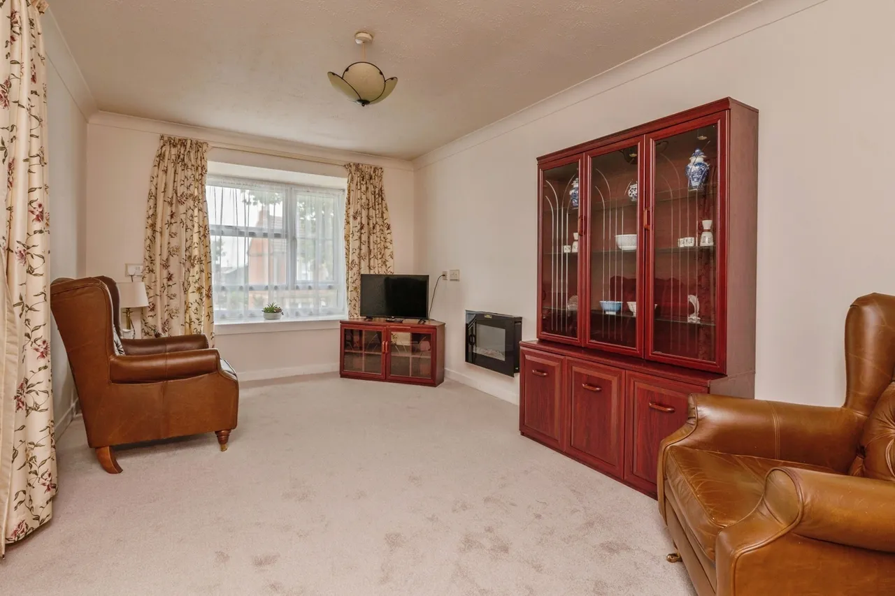 Palmers Drive, Grays, Essex, RM17, photo 2
