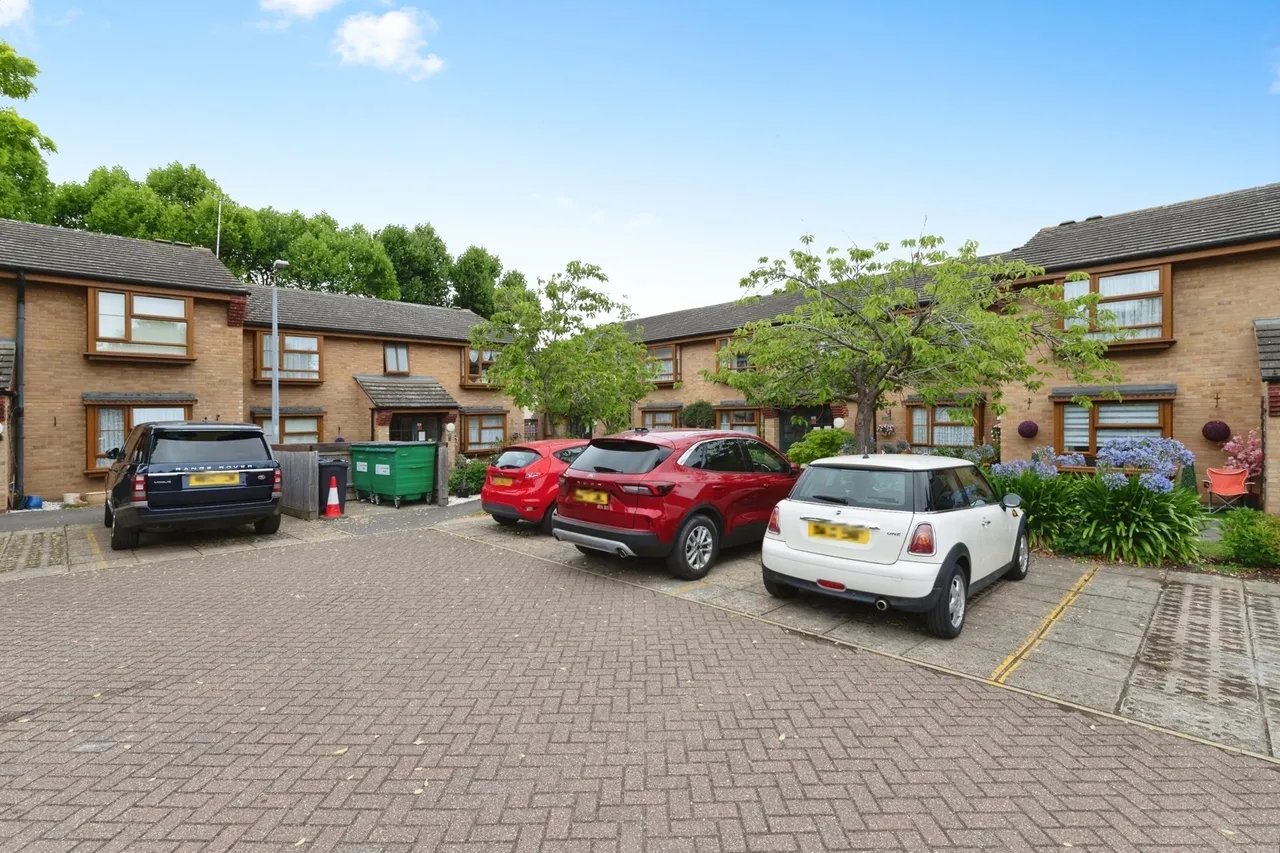 Palmers Drive, Grays, Essex, RM17, photo 15