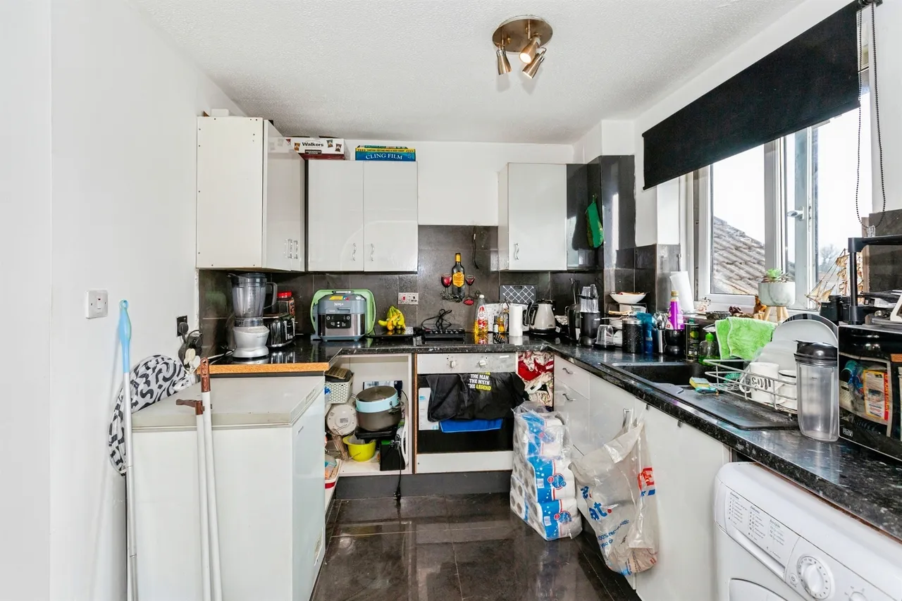 Old Bath Road, Colnbrook, SLOUGH, photo 7