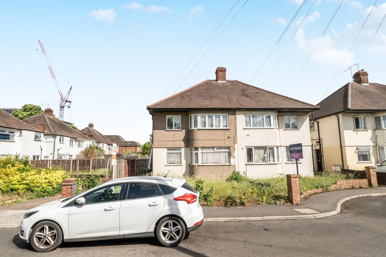 2 bed flat for sale, Sandow Crescent, Hayes, UB3
