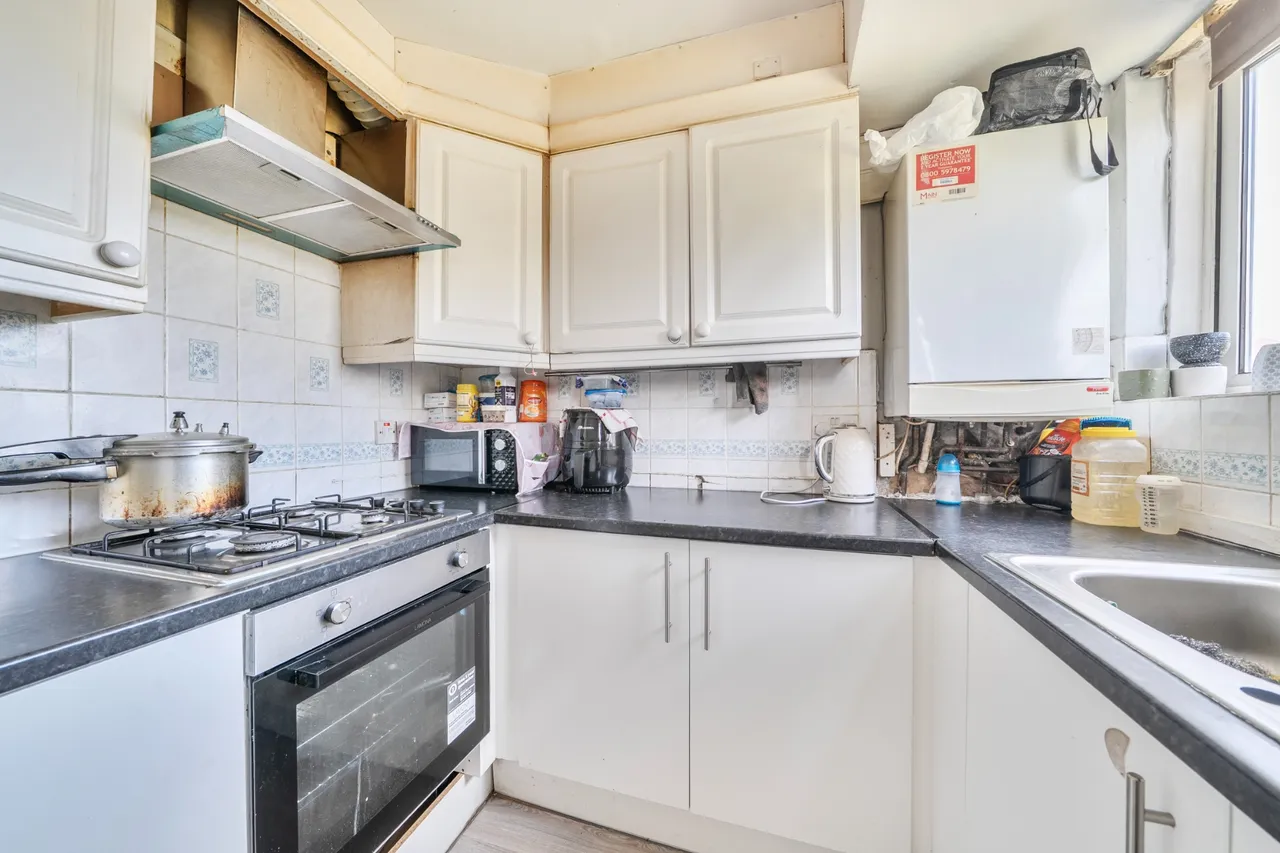 Sandow Crescent, Hayes, UB3, photo 3