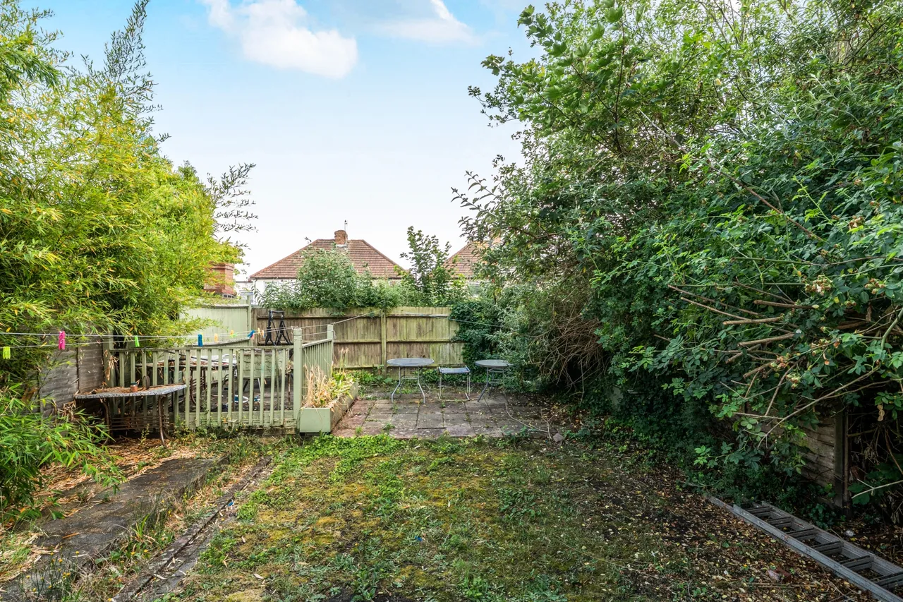 Sandow Crescent, Hayes, UB3, photo 13