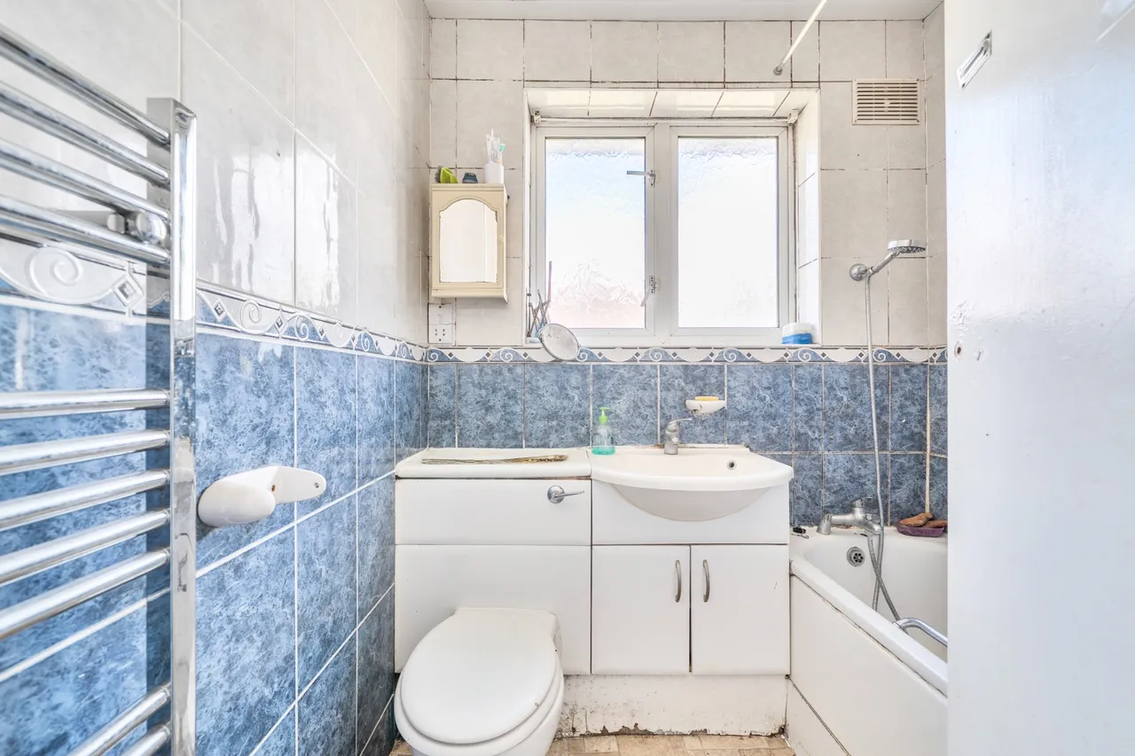Sandow Crescent, Hayes, UB3, photo 11