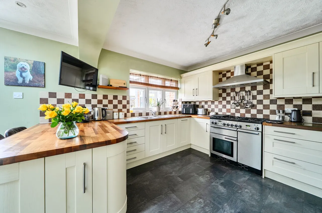 Windsor Close, West Meads, PO21, photo 12