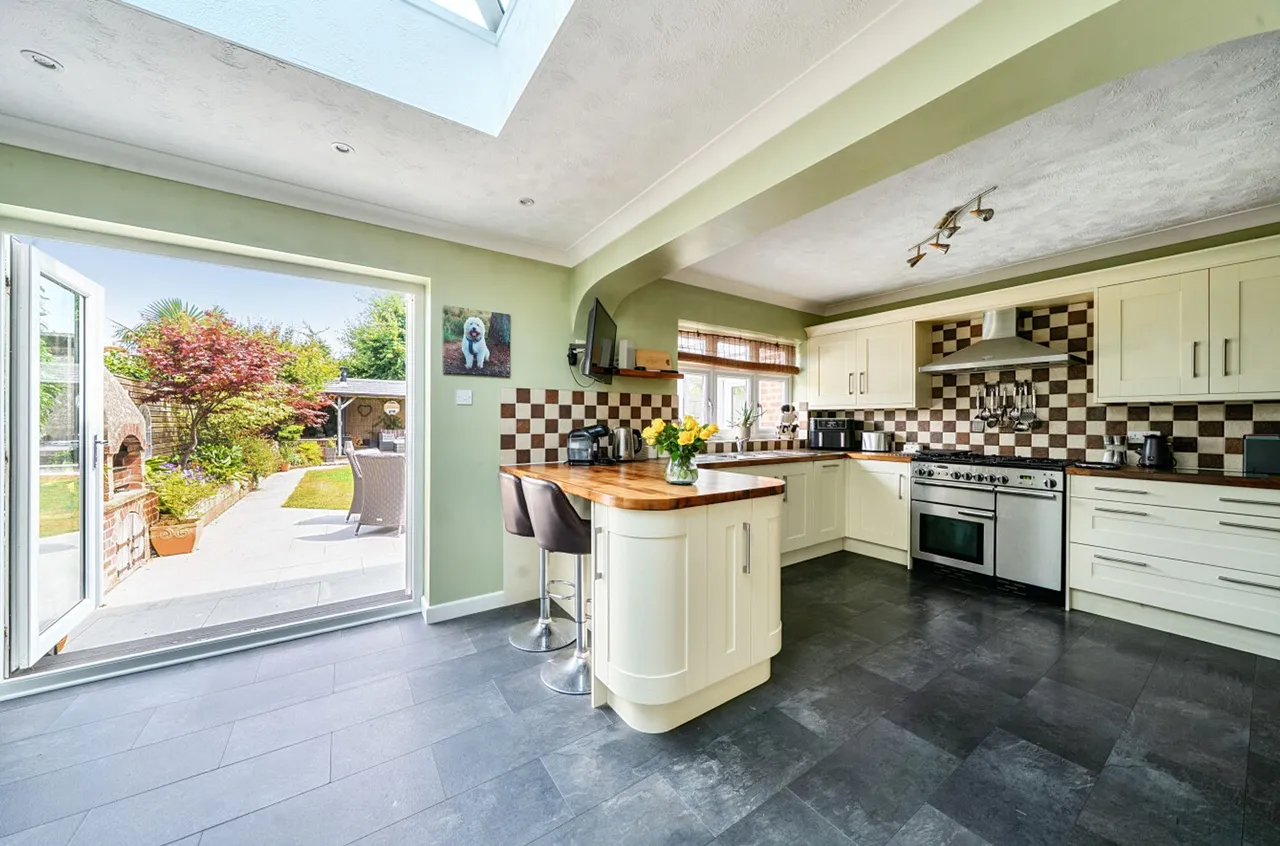 Windsor Close, West Meads, PO21, photo 6