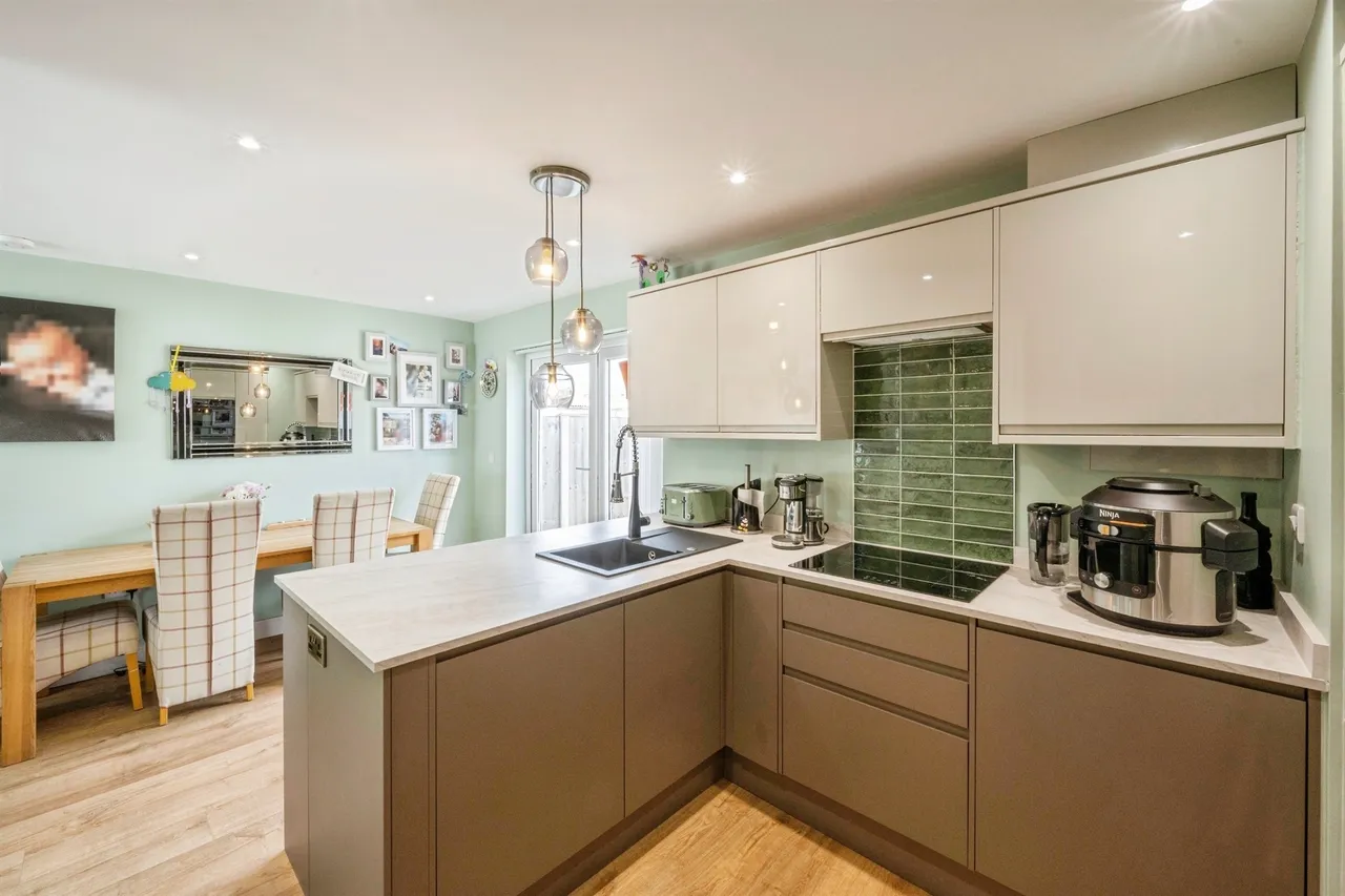 Ash Hill Crescent, Hatfield, DN7, photo 4