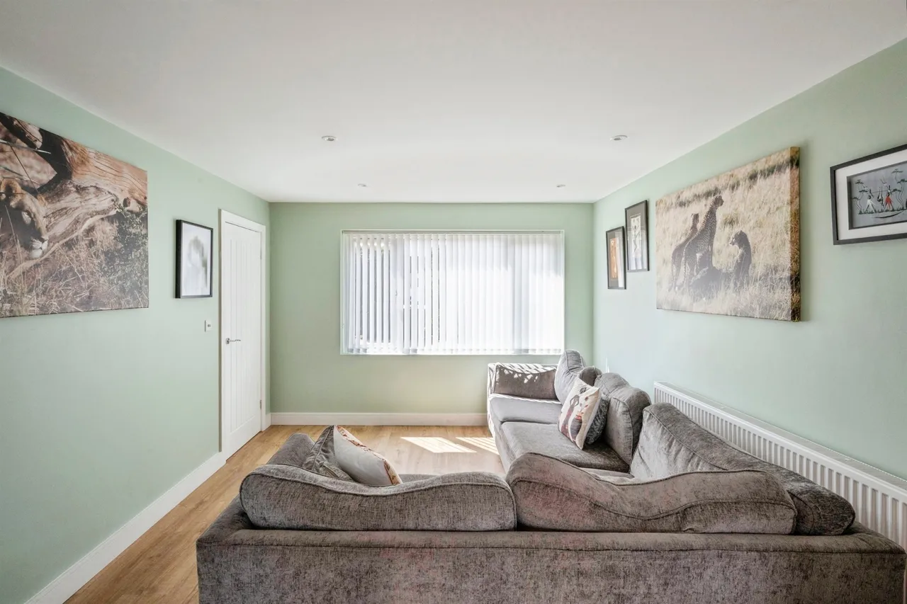 Ash Hill Crescent, Hatfield, DN7, photo 5