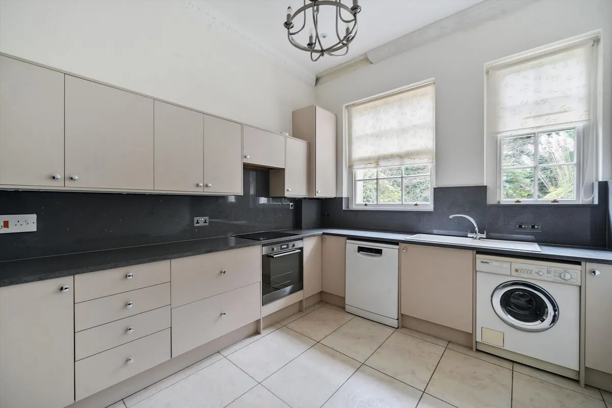 Portnall Drive, Virginia Water, GU25, photo 3