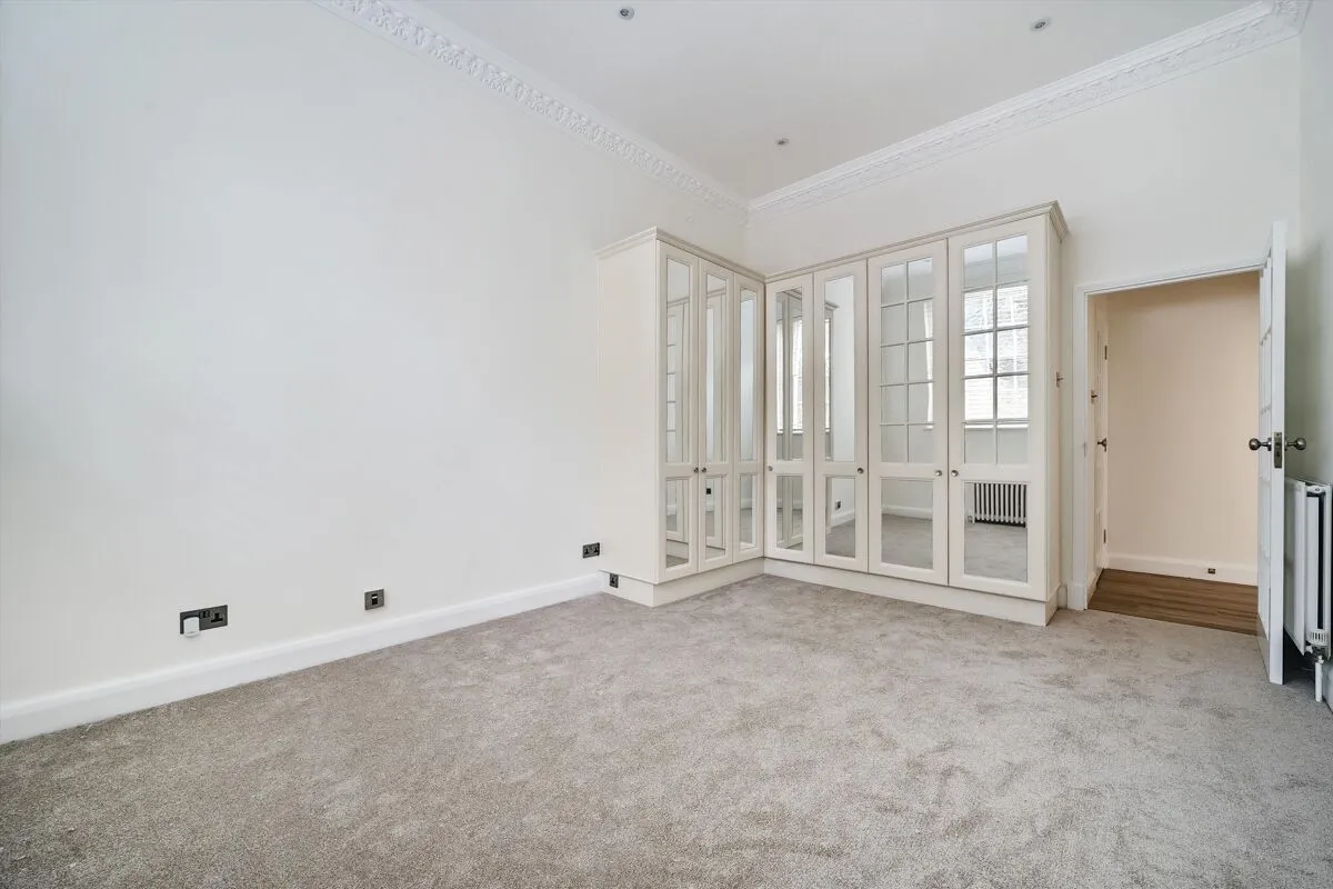 Portnall Drive, Virginia Water, GU25, photo 5