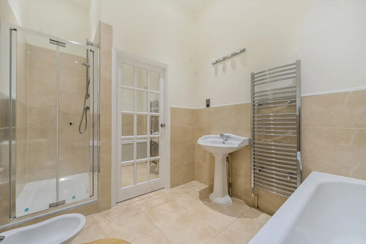 Portnall Drive, Virginia Water, GU25, photo 2