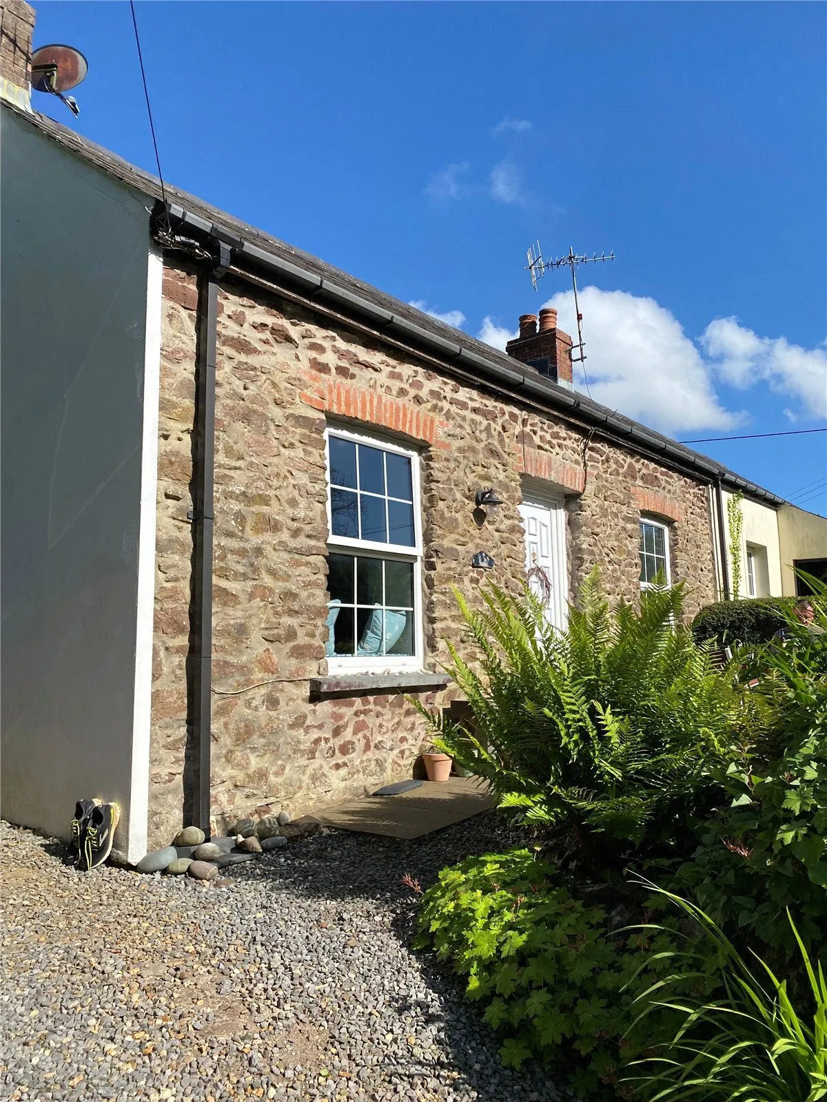 2 bed house for sale, Little Honeyborough Lane, Neyland, SA73