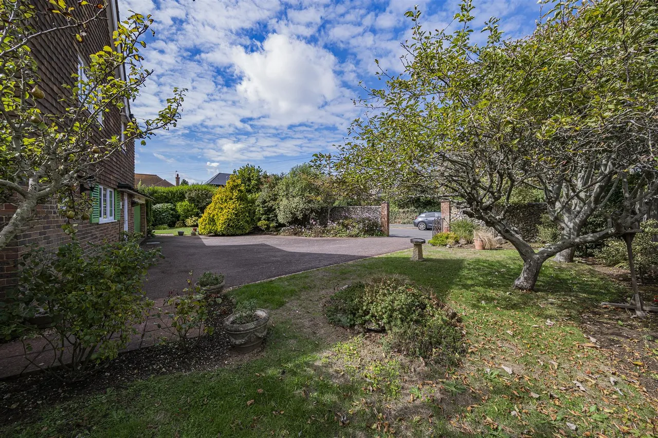 Headland Corner, Seaford, photo 27