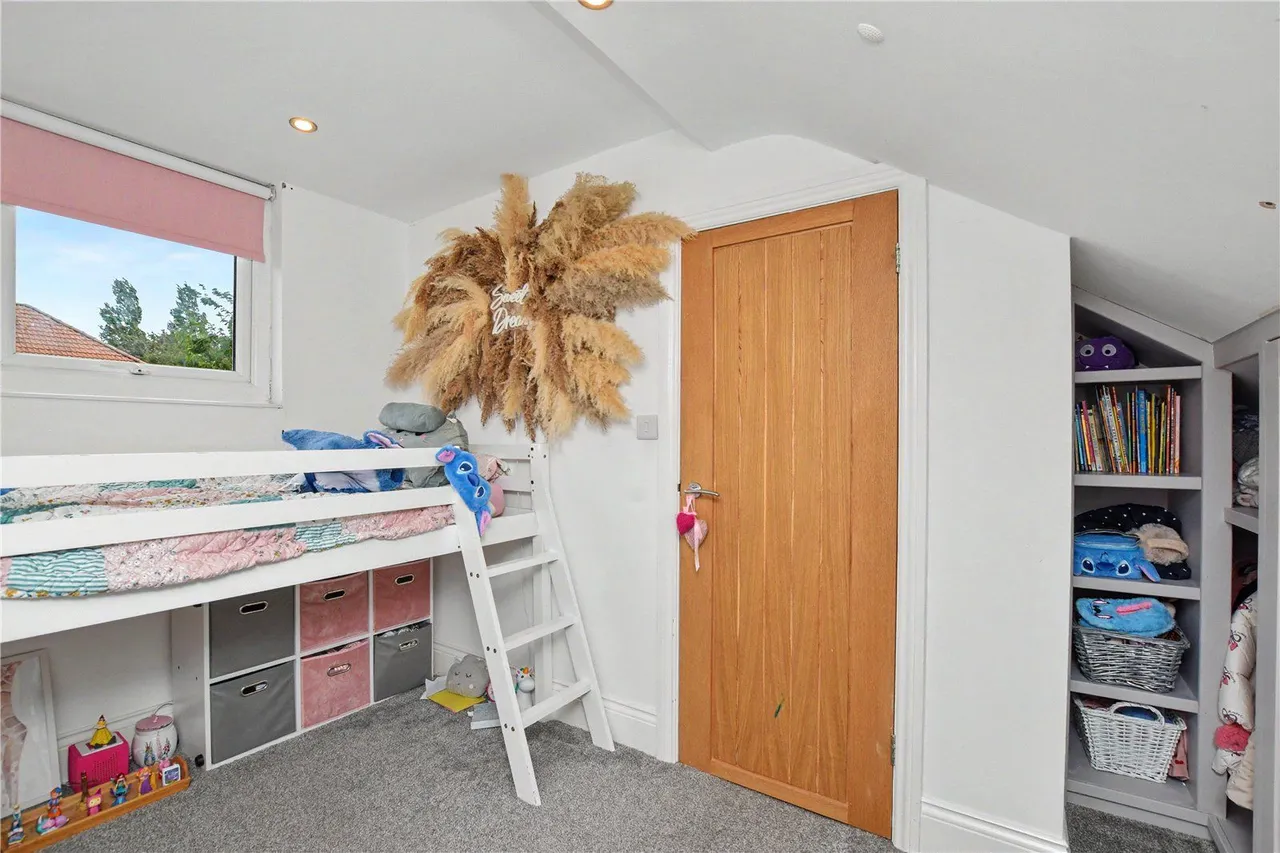 Owlcotes Garth, Pudsey, LS28, photo 11