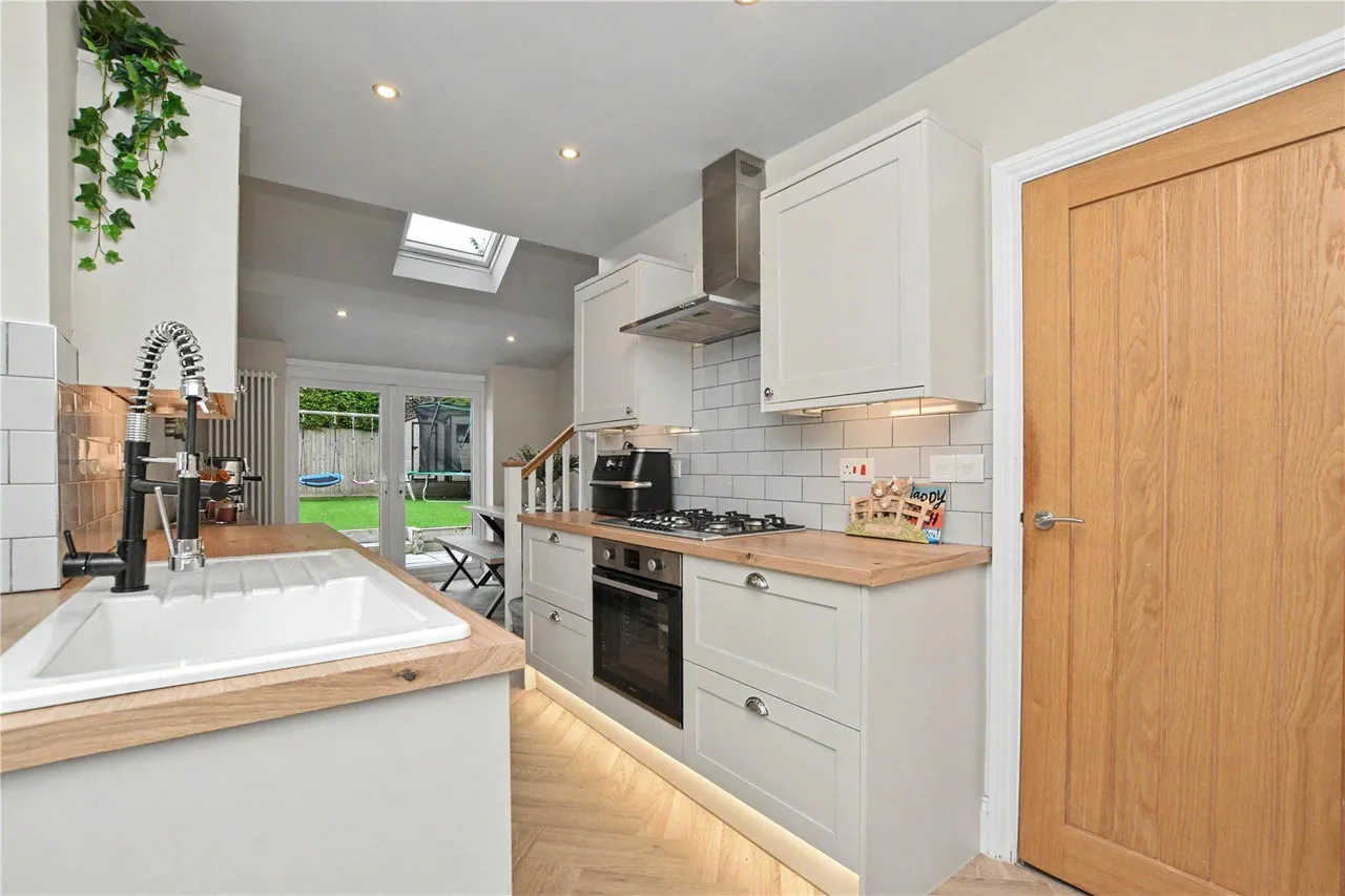Owlcotes Garth, Pudsey, LS28, photo 17