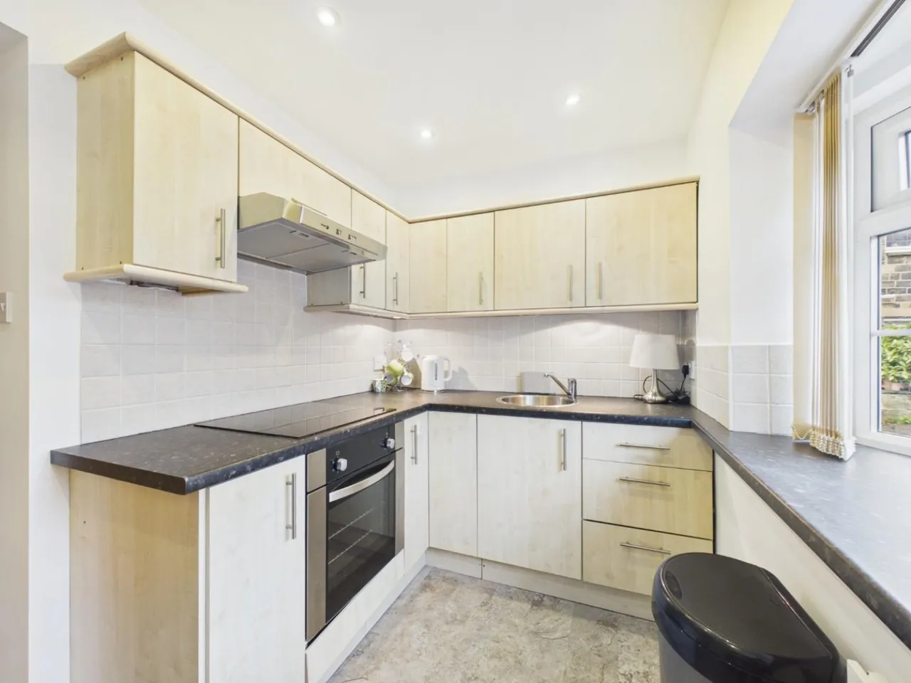Priestthorpe Lane, Bingley, BD16, photo 6