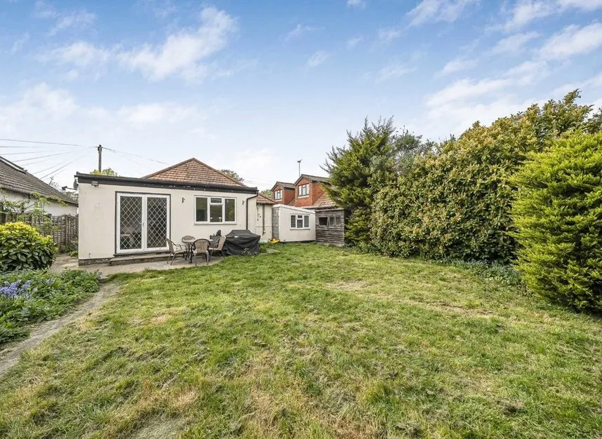 Kings Avenue, Sunbury on Thames, TW16, photo 9