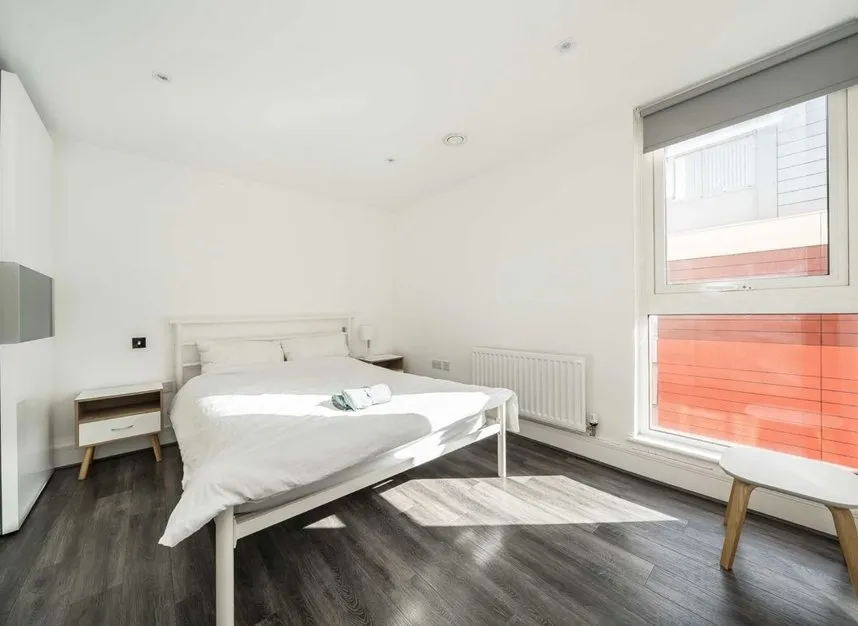 Rope Street, Surrey Quays, SE16, photo 4