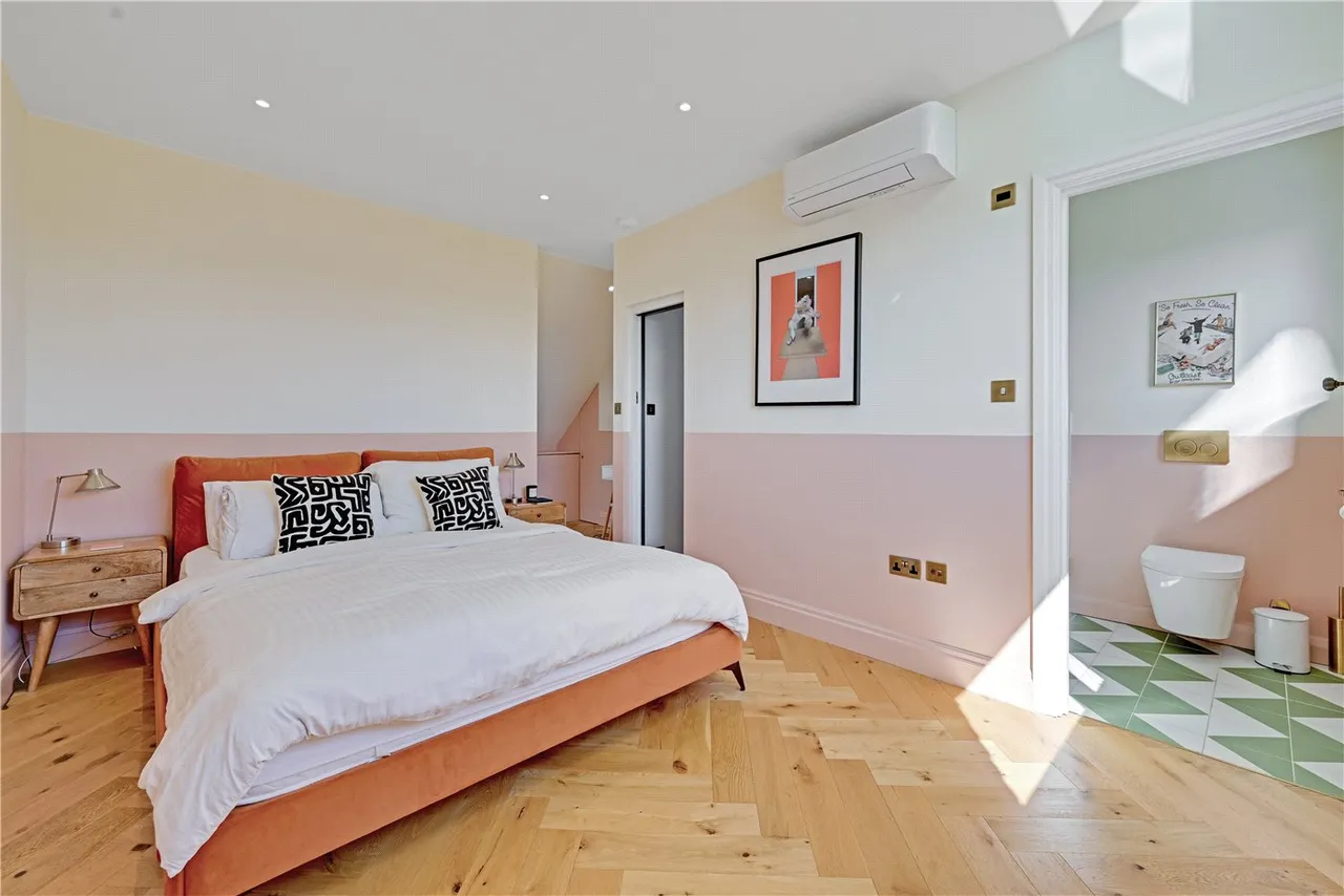 Liddell Gardens, London, NW10, photo 6