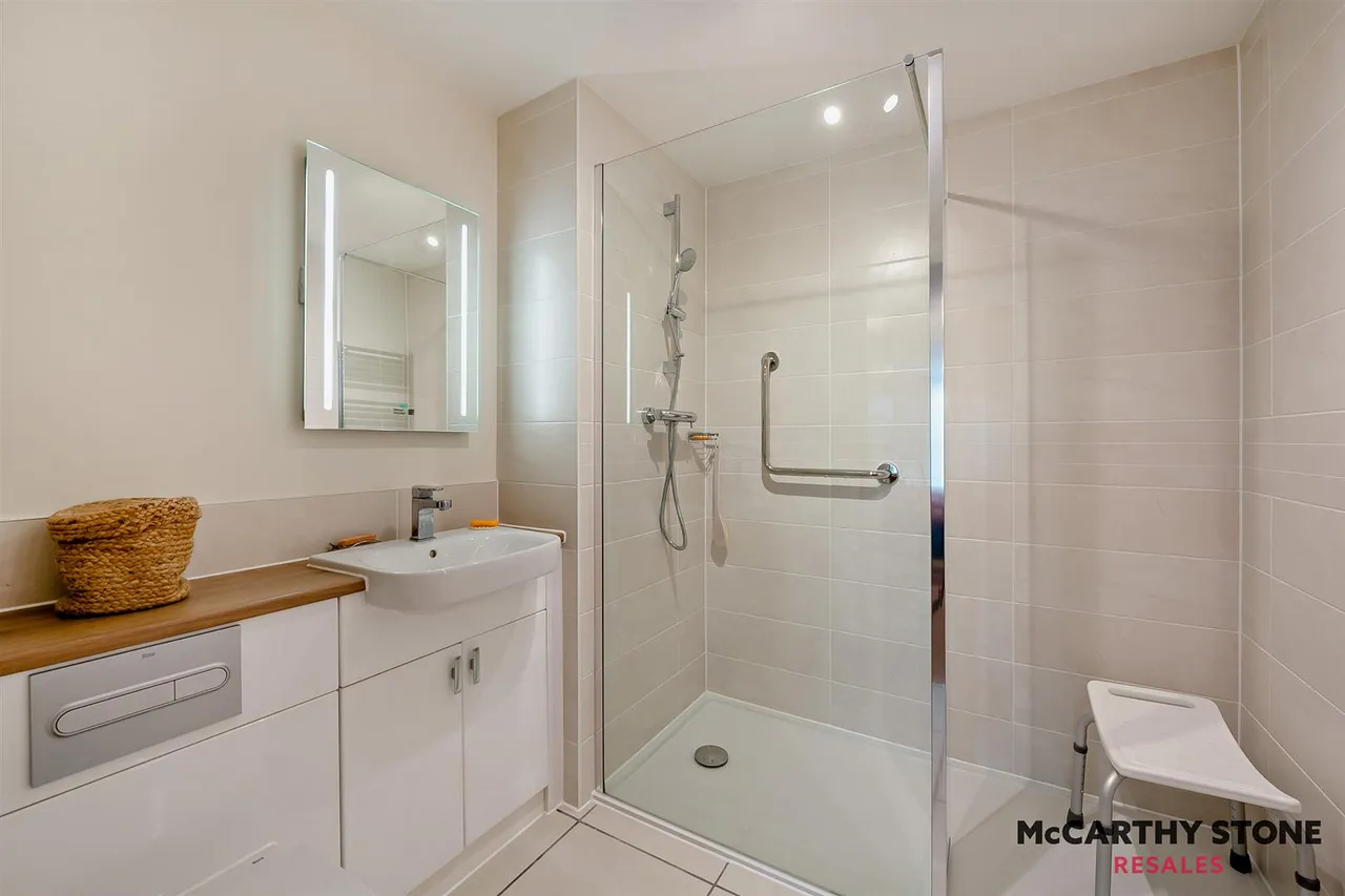 Tumbling Weir Way, Ottery St. Mary, EX11, photo 10