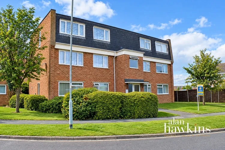 2 bed flat to rent, Kimmeridge Close, Nythe, SN3