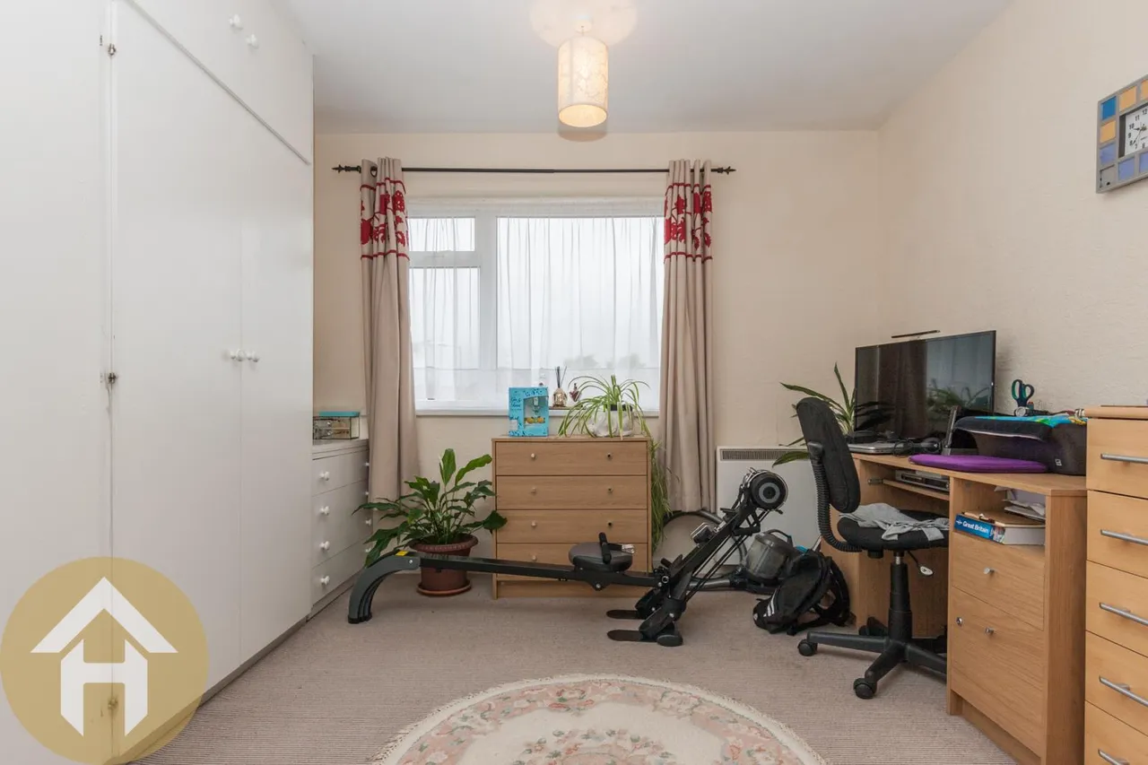 Kimmeridge Close, Nythe, SN3, photo 4