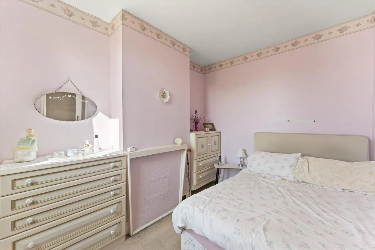 New Heston Road, Hounslow, photo 6