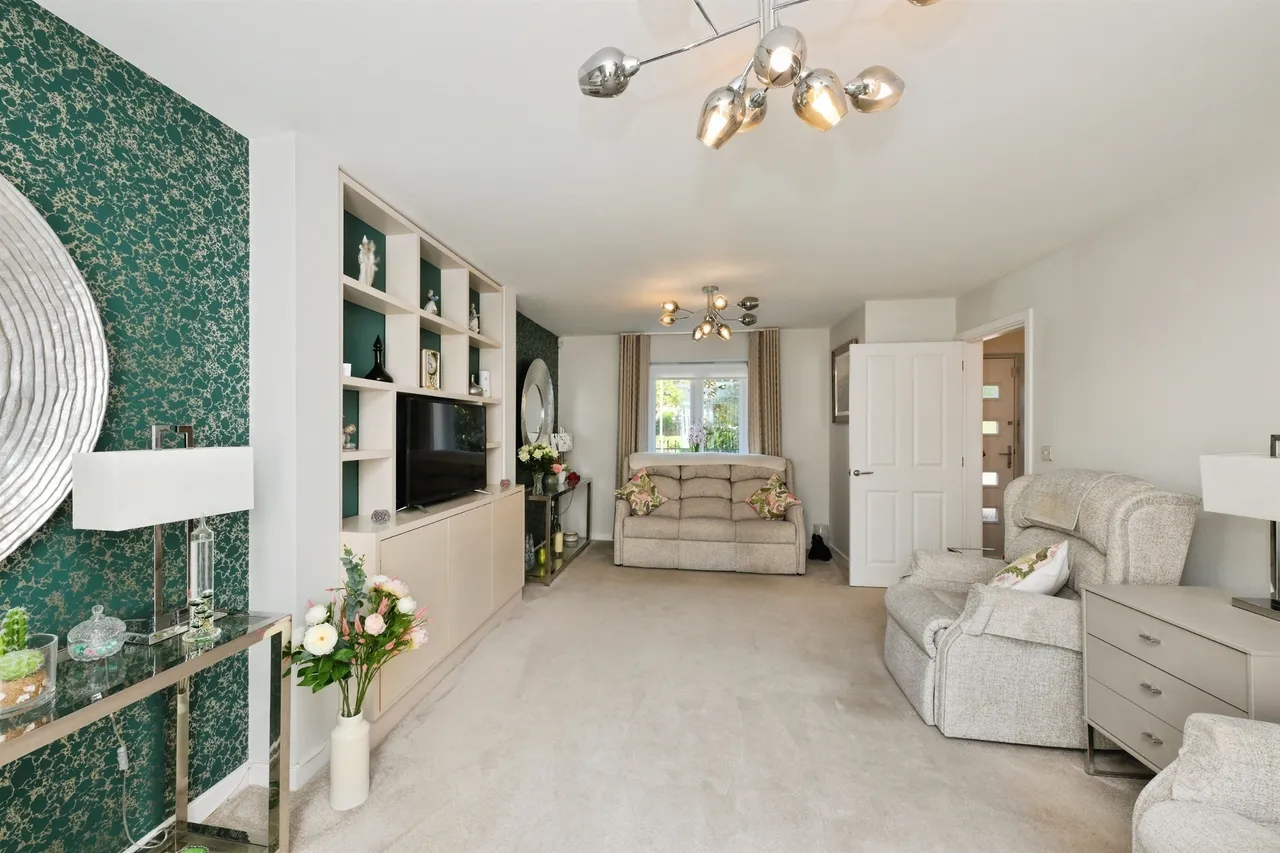 Taylor Close, Harlow, photo 6