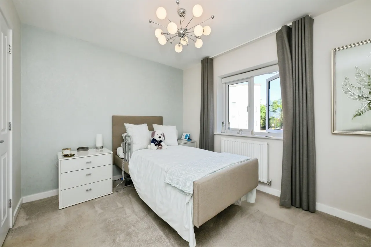 Taylor Close, Harlow, photo 12