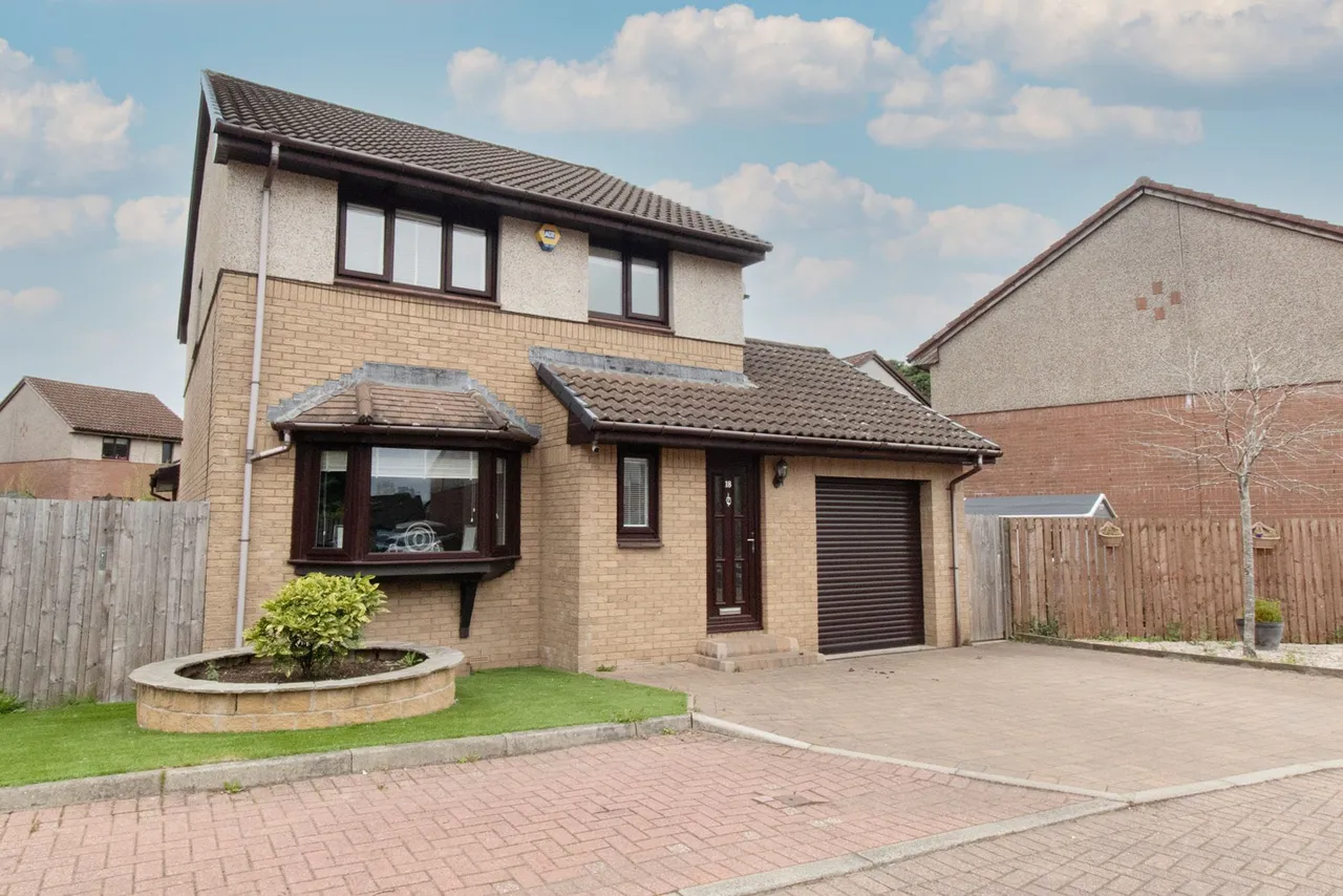 3 bed house for sale — Ballantyne Place, Livingston