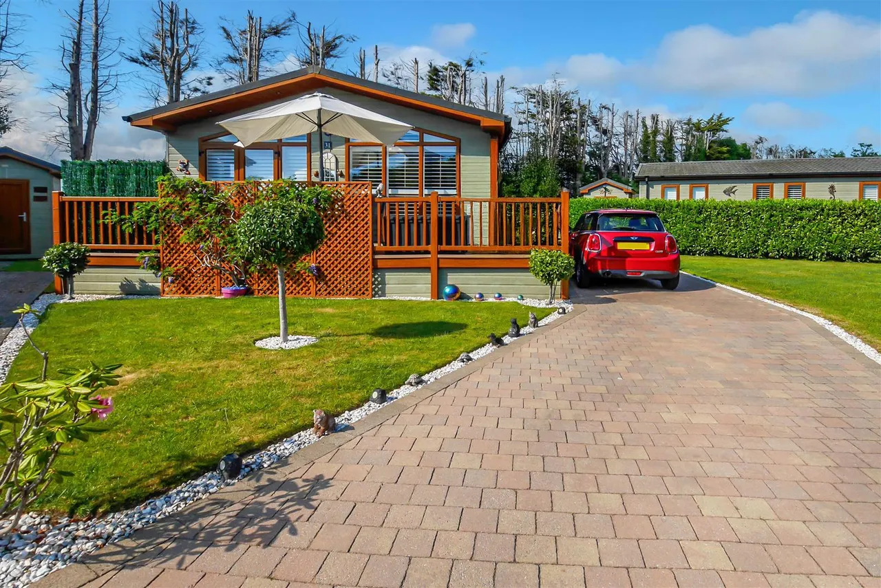 2 bed mobile home for sale, Jaybelle Grange Climping