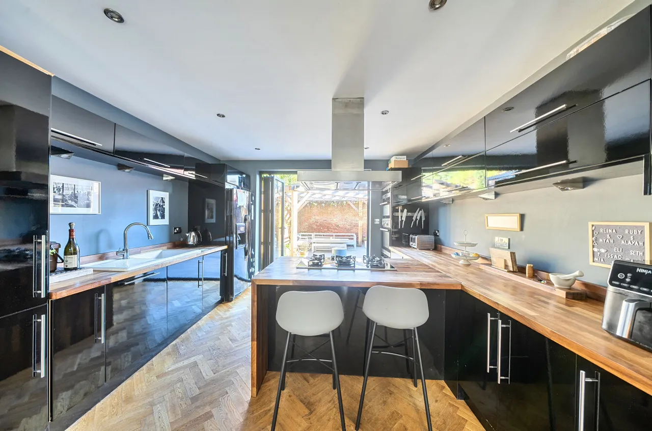 Brighton Road, Banister Park, SO15, photo 6