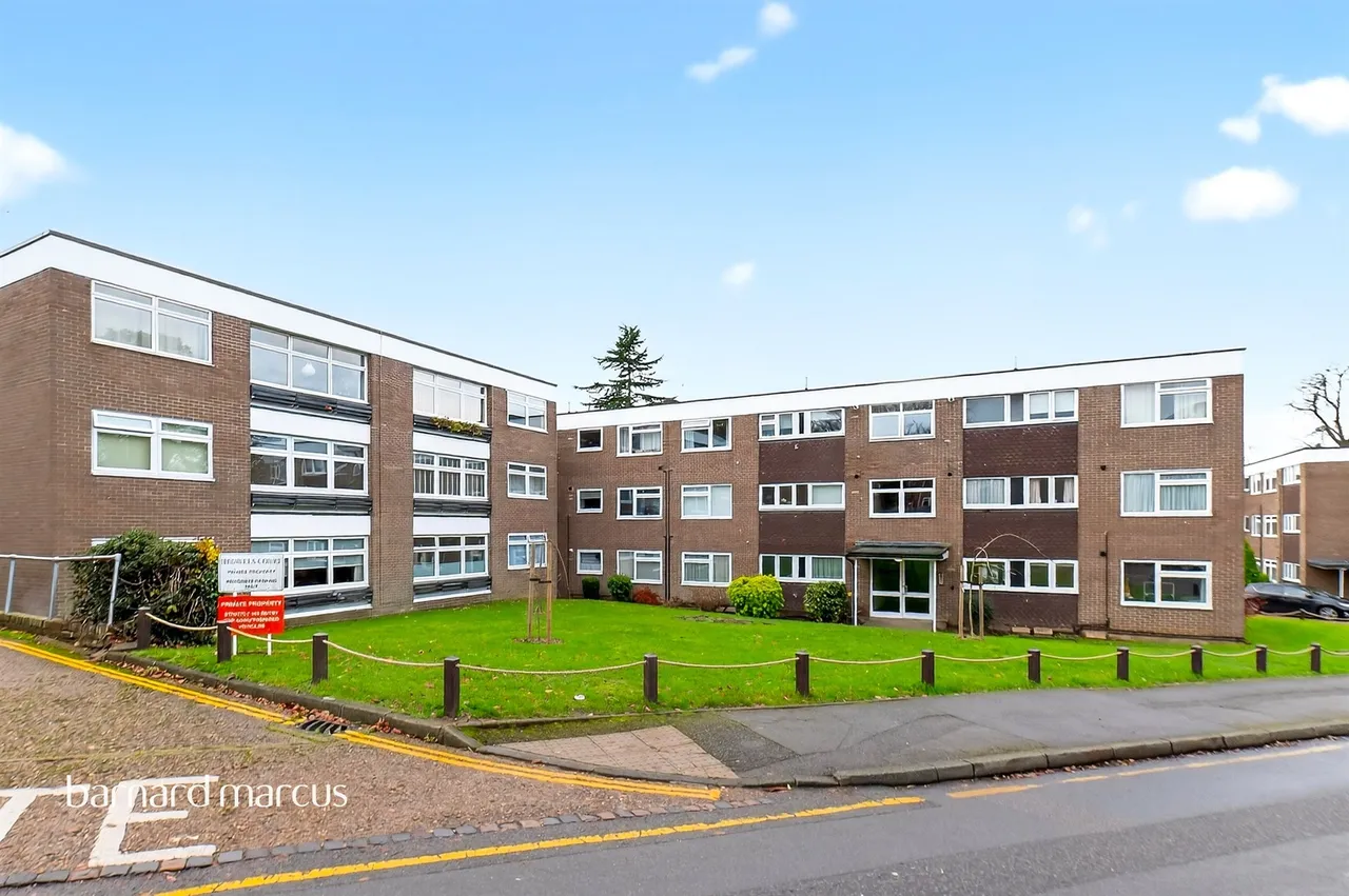 2 bed flat for sale, Downs Hill Road, Epsom, KT18