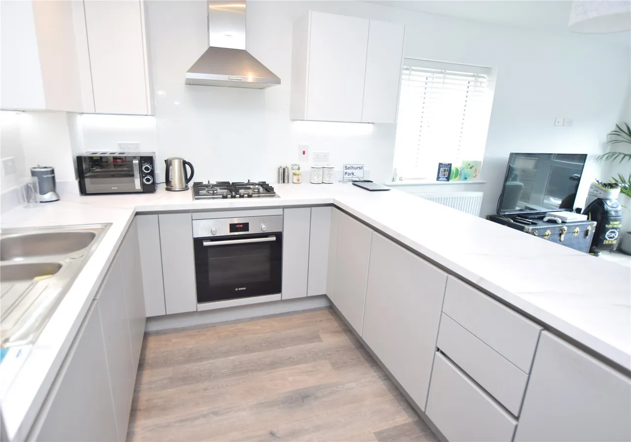 Montreal Close, Farnborough, Hampshire, GU14 0FU, photo 4