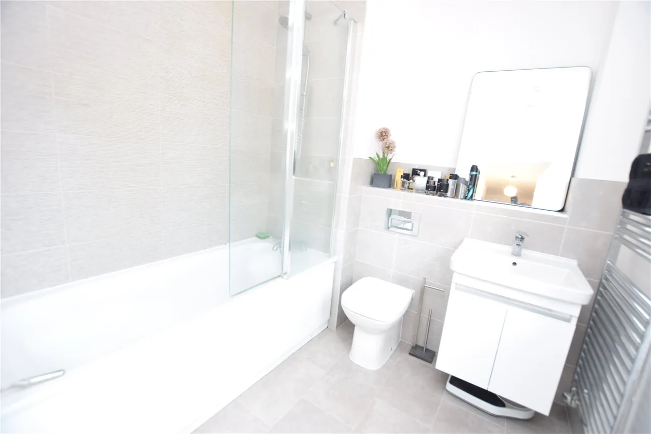 Montreal Close, Farnborough, Hampshire, GU14 0FU, photo 9