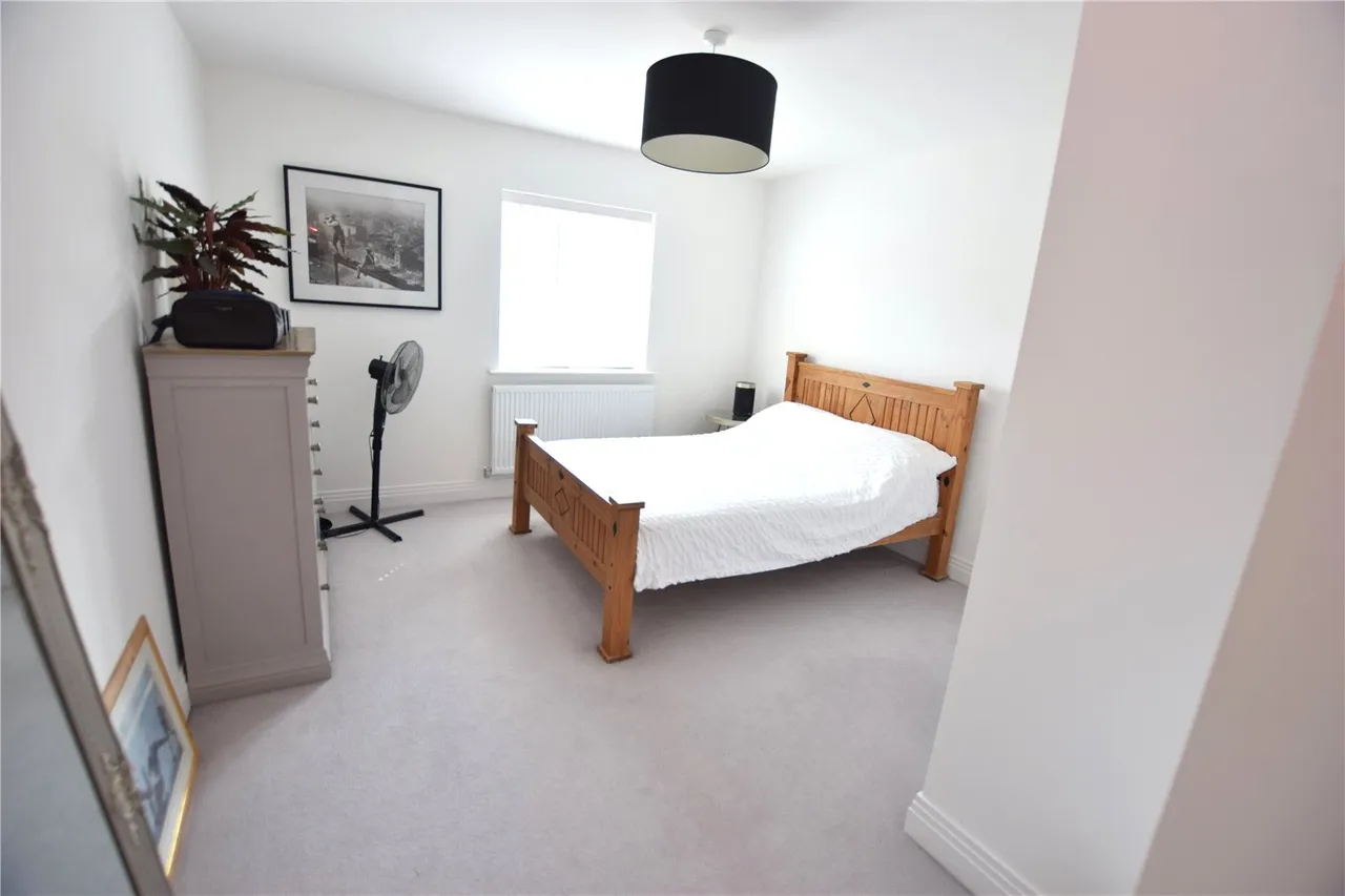 Montreal Close, Farnborough, Hampshire, GU14 0FU, photo 5