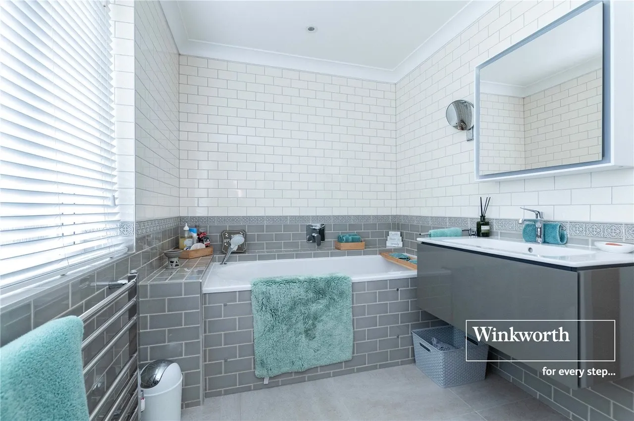 Chine Walk, West Parley, Ferndown, Dorset, BH22, photo 3
