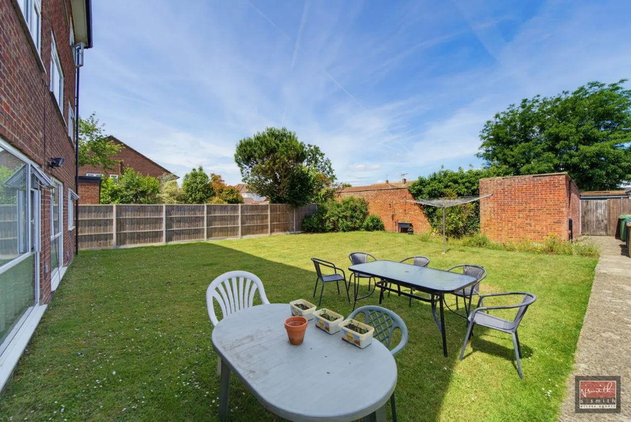 Woodthorpe Road, Ashford, photo 4