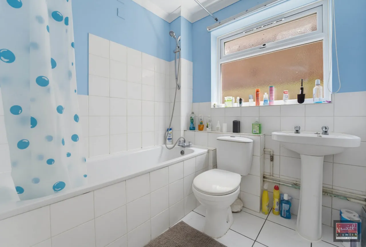 Woodthorpe Road, Ashford, photo 9