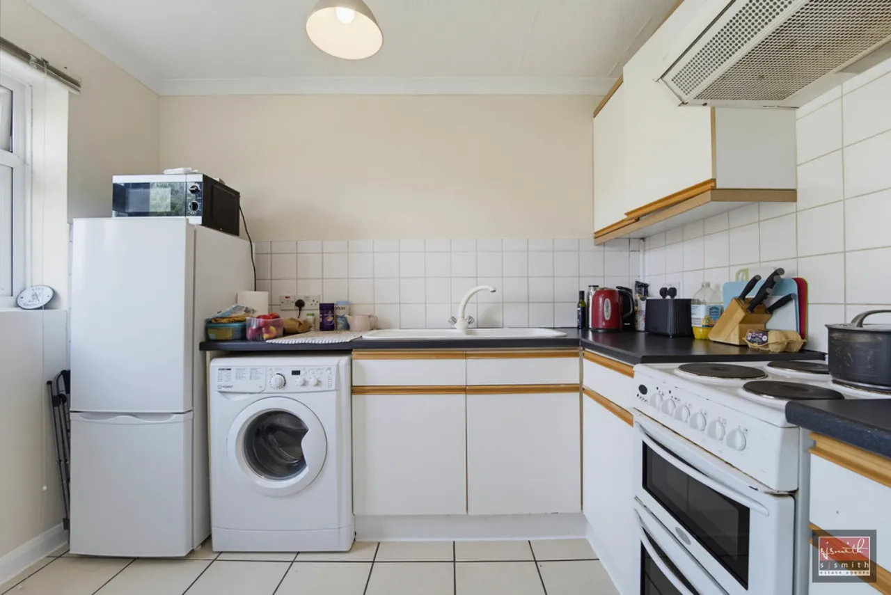 Woodthorpe Road, Ashford, photo 6