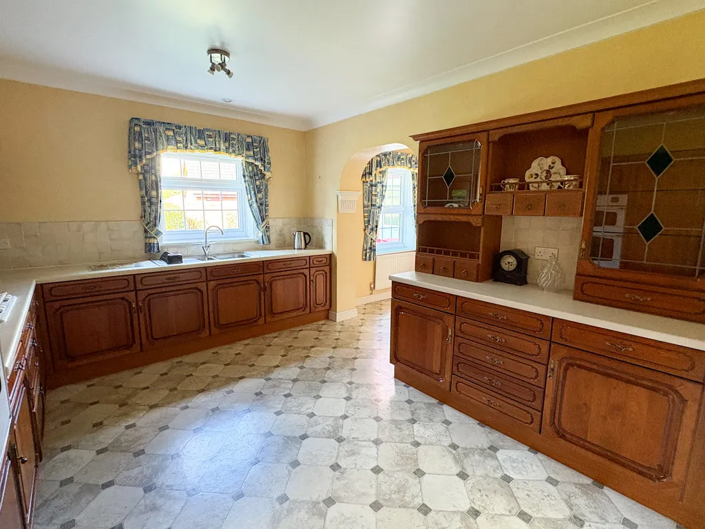 Sparrowhawk Way, Apley, photo 9